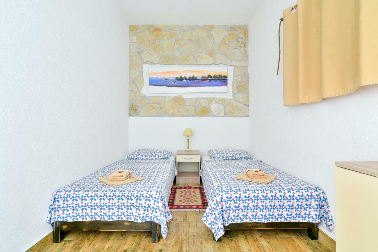 Pataki Apartment